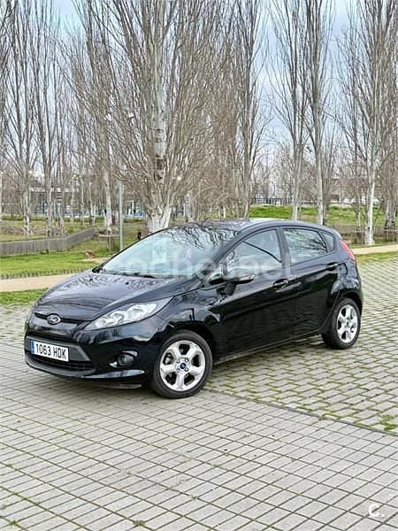 Usado Ford Fiesta Titanium 82 CV (60 kW) 2011 Negro Utilitario