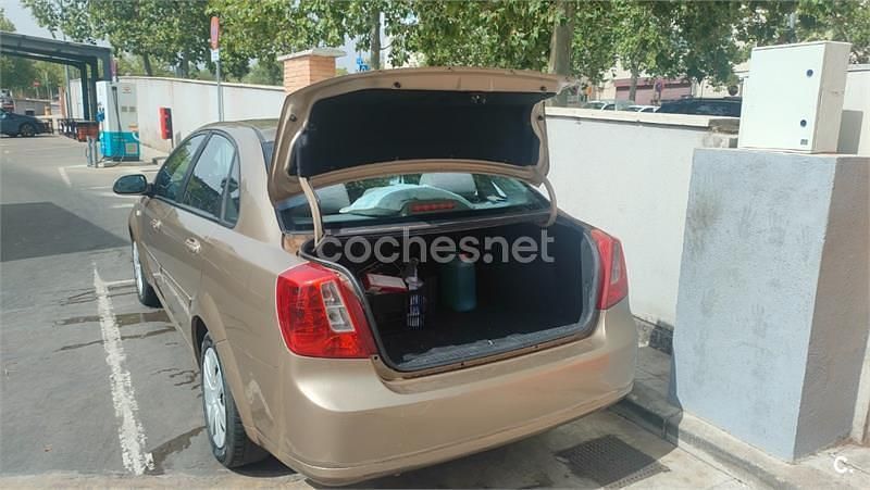 Usado Chevrolet Nubira SE 109 HP (80 kW) 2007 Bege Sedan