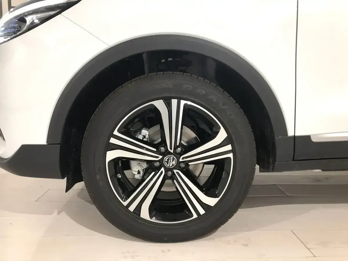 Usado MG ZS Comfort 106 CV (77 kW) 2023 Blanco Berlina