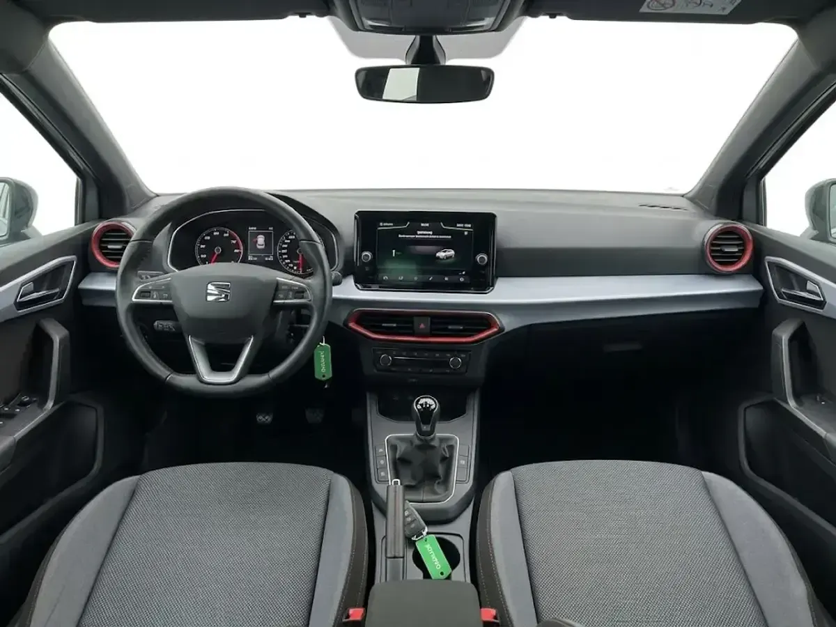 Usado Seat Ibiza FR 116 HP (85 kW) 2024 Cinzento Citadino