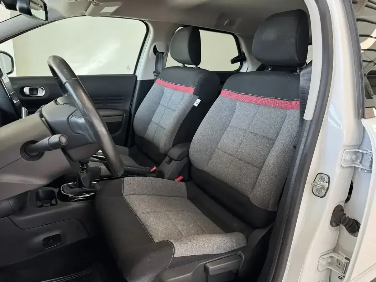 Usado Citroën C4 Cactus 102 CV (75 kW) 2020 Blanco Utilitario