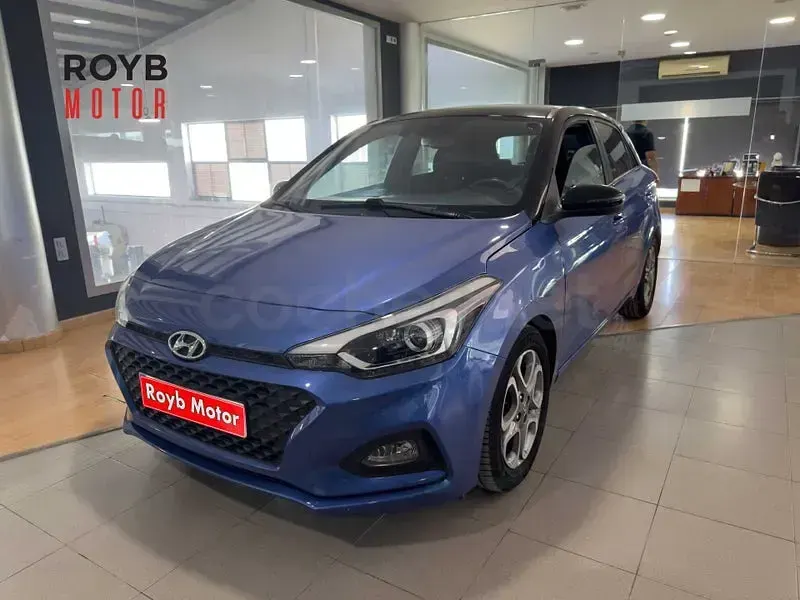 Usado Hyundai i20 100 CV (73 kW) 2019 Azul Utilitario