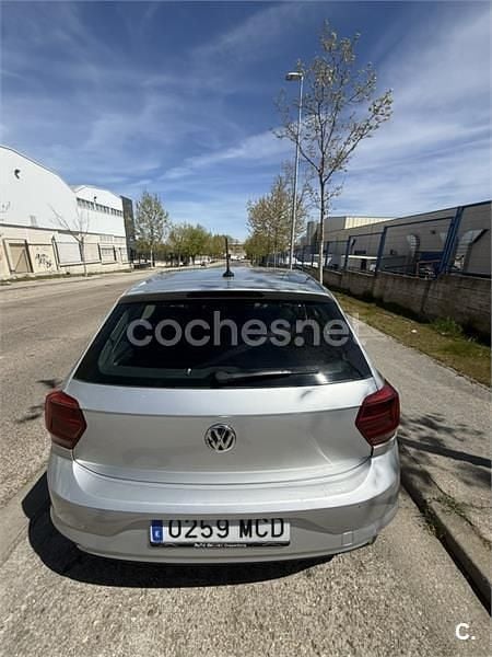 Usado VW Polo Sportline 95 CV (69 kW) 2018 Gris / plata Utilitario