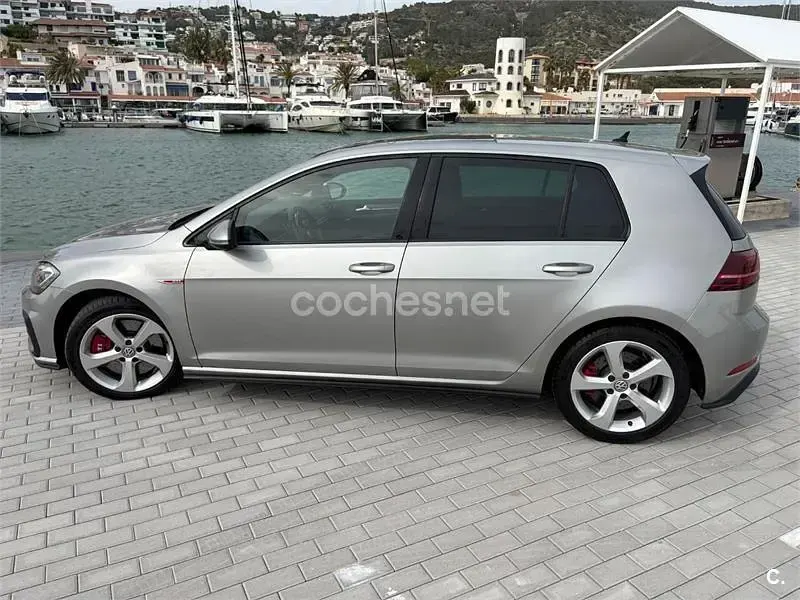 Usado VW Golf VII GTI 245 CV (180 kW) 2019 Gris / plata Berlina