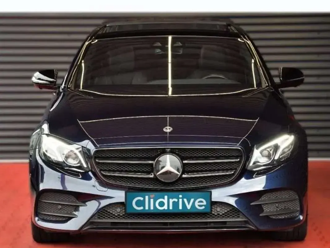 Usado Mercedes E220 194 CV (142 kW) 2019 Azul Berlina