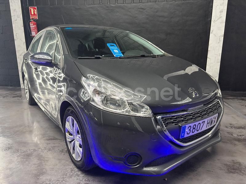 Gris / plata Usado 2015 Peugeot 208 Active Utilitario | 6999 € (Buen precio) - Imagen 1/4