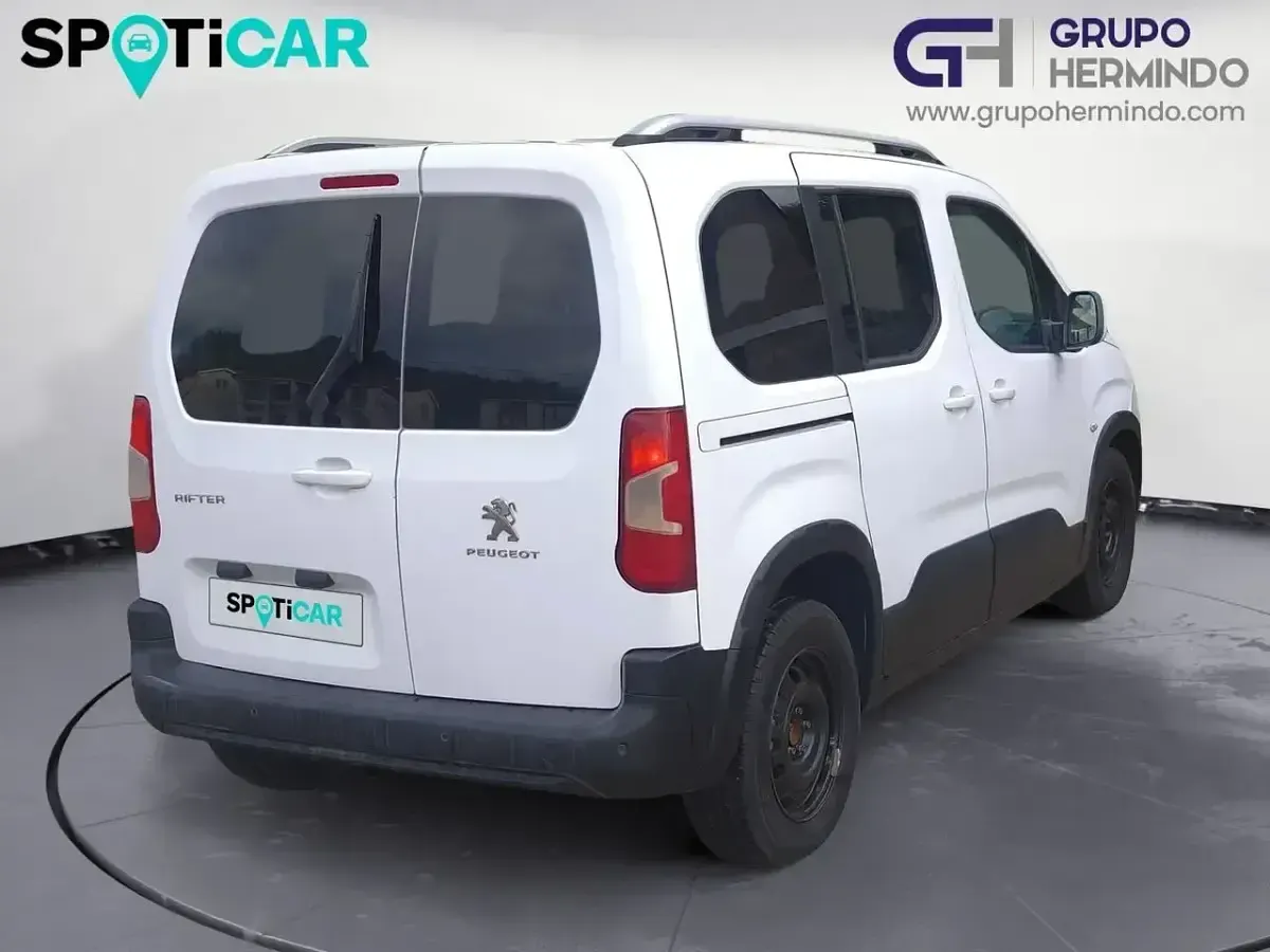 Usado Peugeot Rifter Active 100 CV (73 kW) 2019 Blanco Monovolumen