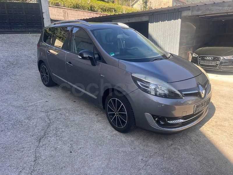 Usado Renault Grand Scénic III Bose Edition 130 CV (95 kW) 2013 Gris / plata Monovolumen
