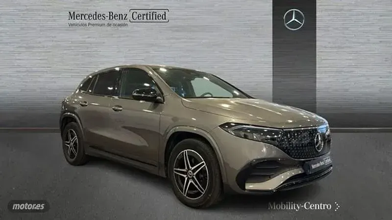 Usado Mercedes EQA250+ AMG line 139 kW (190 CV) 2024 Mountaingrau  met. SUV