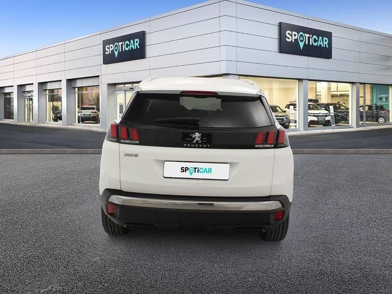 Usado Peugeot 3008 Allure 130 CV (95 kW) 2019 Blanco SUV