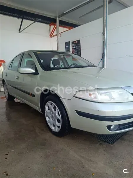 Usado Renault Laguna II Authentique 110 CV (80 kW) 2005 Beige Berlina