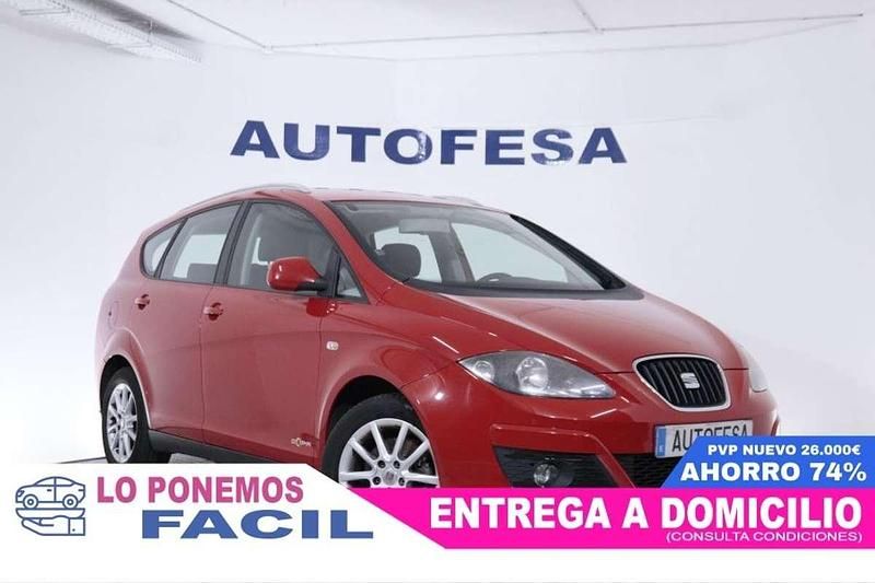 Usado Seat Altea XL Reference 105 CV (77 kW) 2013 Rojo Monovolumen