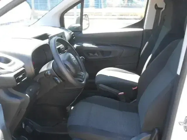 Usado Citroën Berlingo 76 CV (55 kW) 2021 Blanco Monovolumen