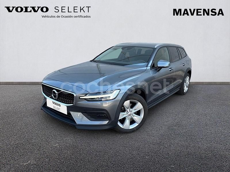 Gris / plata Usado 2021 Volvo V60 CC Familiar | 34.600 € (Un poco caro) - Imagen 1/4
