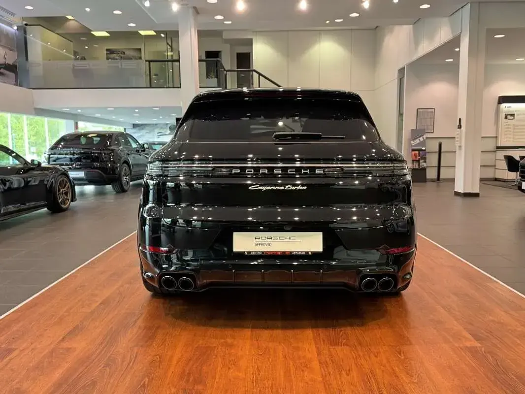 Usado Porsche Cayenne Turbo E-Hybrid 740 CV (544 kW) 2024 Negro SUV