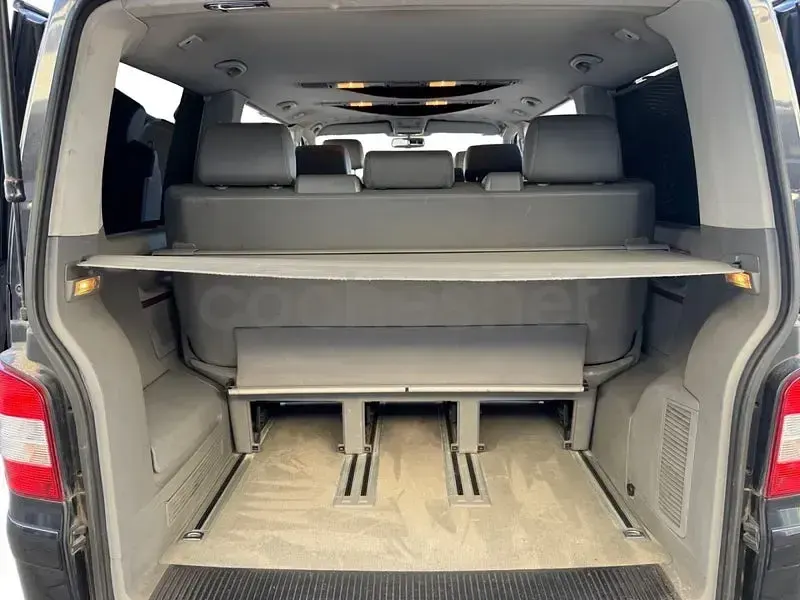 Usado VW Multivan Highline 174 CV (127 kW) 2007 Negro Monovolumen