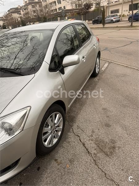 Usado Toyota Auris Luna 126 CV (92 kW) 2007 Gris / plata Utilitario