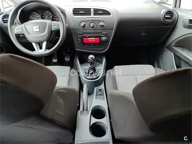 Usado Seat Leon Ecomotive 105 CV (77 kW) 2010 Blanco Utilitario