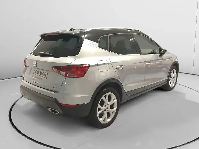 Usado Seat Arona FR 150 CV (110 kW) 2024 Gris / plata SUV