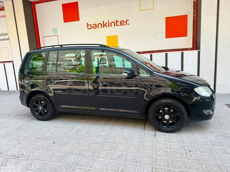 Usado VW Touran Edition 105 CV (77 kW) 2008 Negro Monovolumen