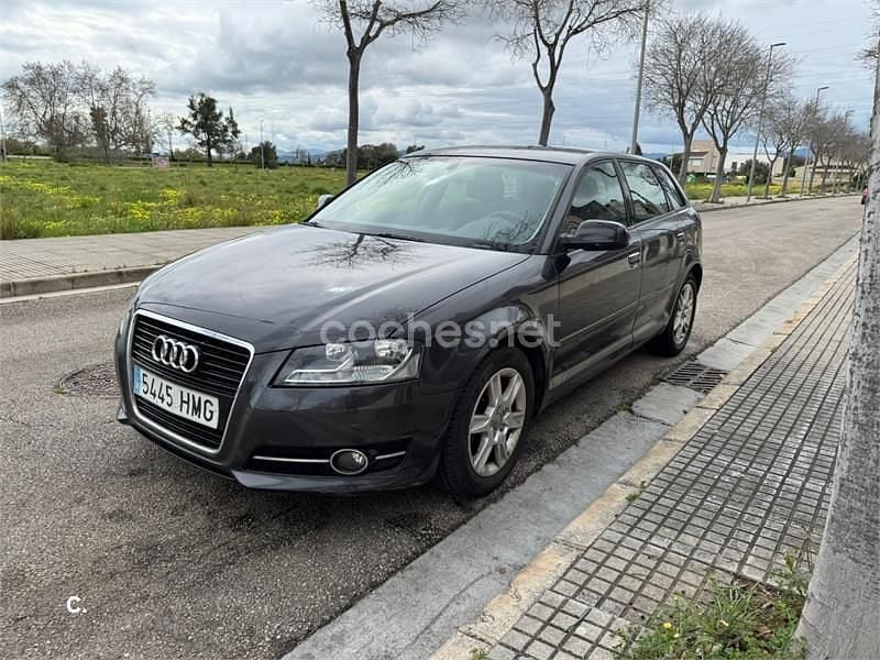 Usado Audi A3 Ambition 105 CV (77 kW) 2012 Gris / plata Utilitario