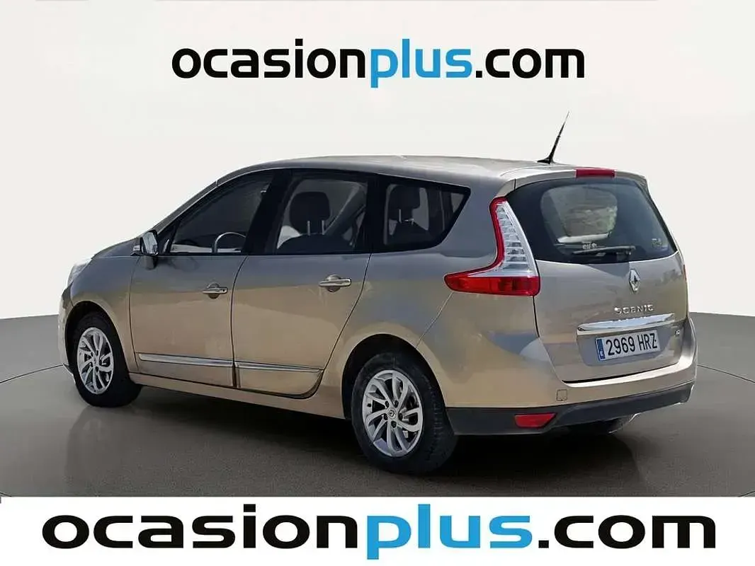Usado Renault Grand Scénic III Dynamique 131 CV (96 kW) 2013 Beige Monovolumen
