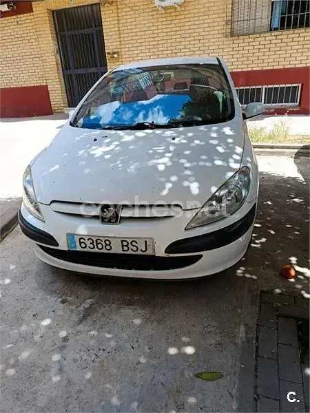 Usado Peugeot 307 90 CV (66 kW) 2002 Blanco Berlina