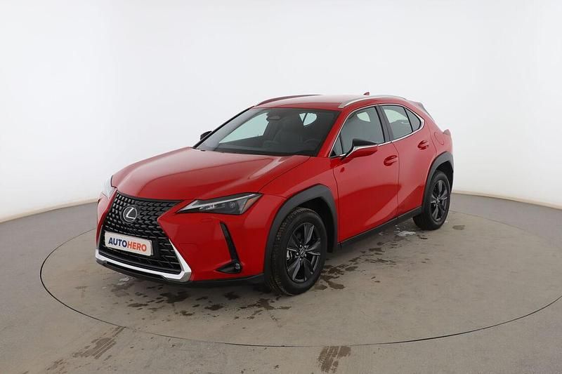 Usado Lexus UX 300h 199 CV (146 kW) 2024 Rojo SUV