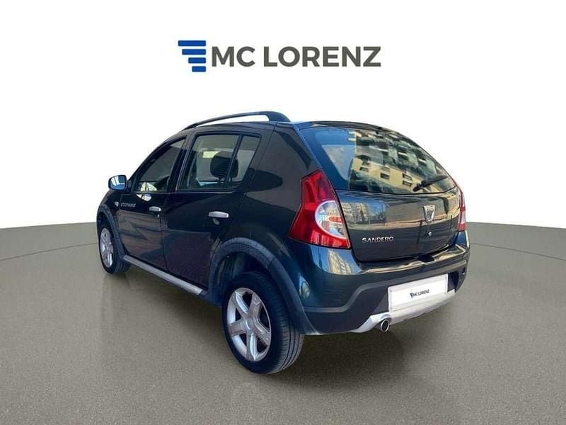 Usado Dacia Sandero Stepway 85 HP (62 kW) 2012 Cinzento Citadino