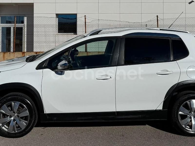 Usado Peugeot 2008 Active 100 CV (73 kW) 2016 Blanco SUV
