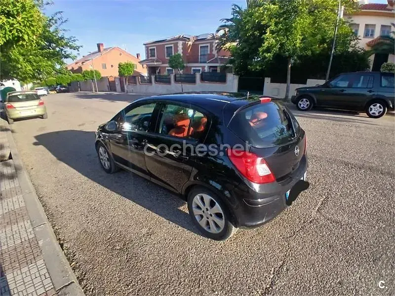 Usado Opel Corsa Essentia 75 CV (55 kW) 2008 Negro Utilitario