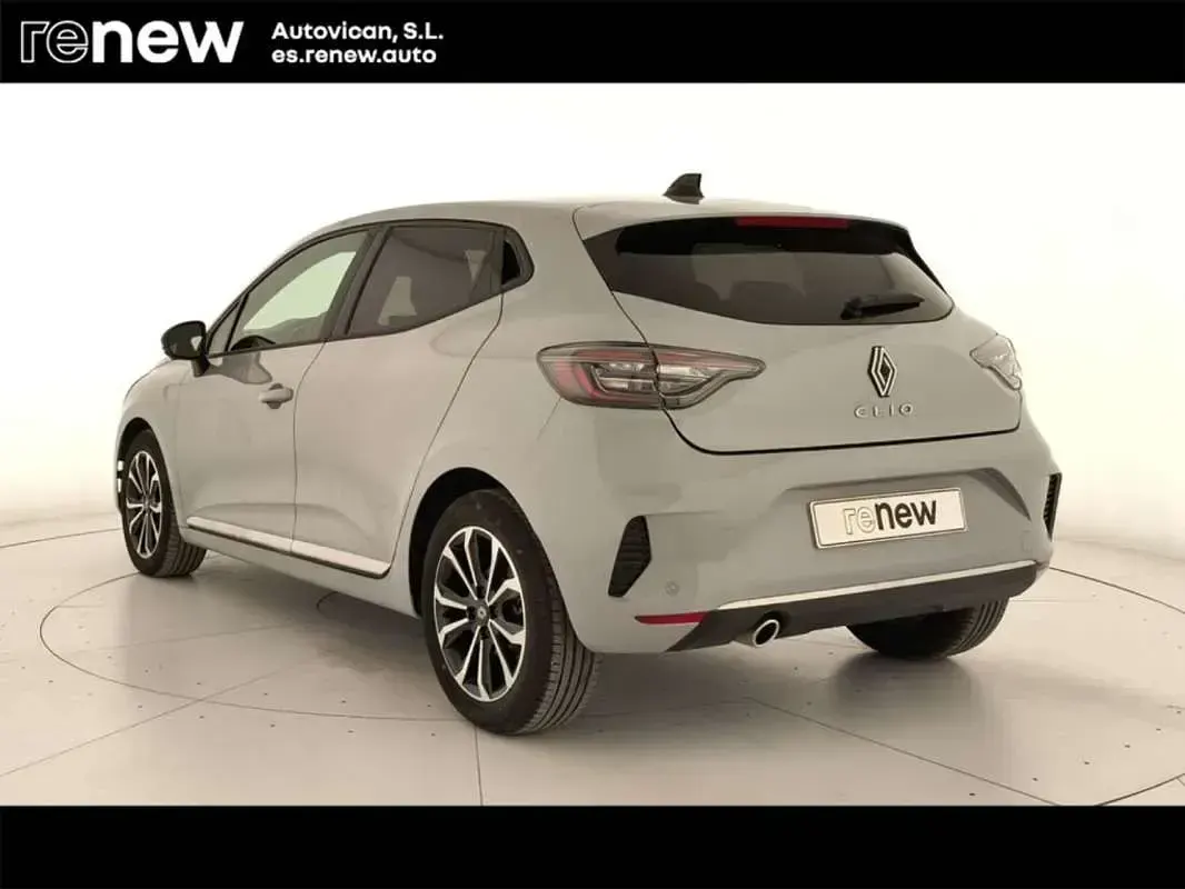 Usado Renault Clio V Techno 101 CV (74 kW) 2025 Gris Berlina