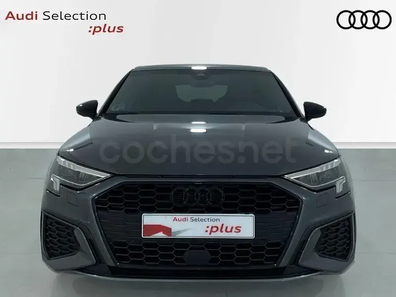 Usado Audi A3 Ambiente 150 CV (110 kW) 2024 Gris / plata Berlina