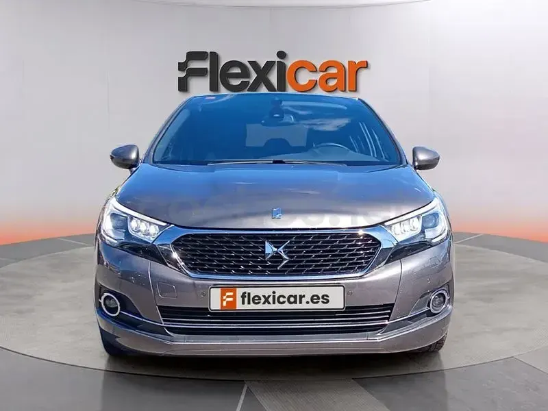 Usado DS Automobiles DS4 Crossback Style 120 CV (88 kW) 2017 Gris / plata SUV