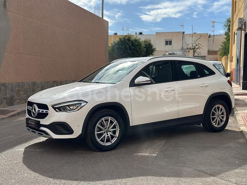 Usado Mercedes GLA200 150 CV (110 kW) 2021 Blanco SUV