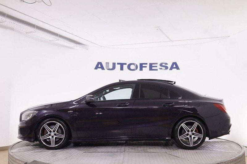 Usado Mercedes CLA250 AMG line 211 CV (155 kW) 2015 Violeta Berlina