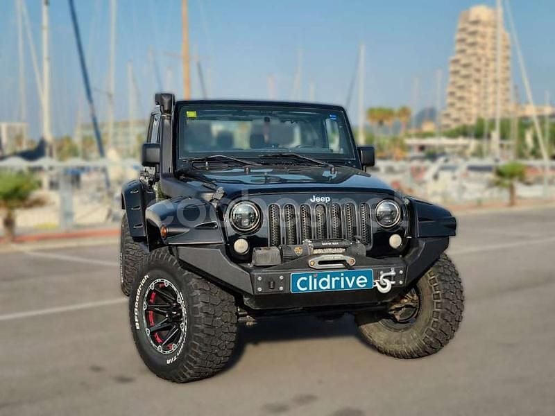 Usado Jeep Wrangler Unlimited Sahara 200 CV (147 kW) 2011 Negro SUV