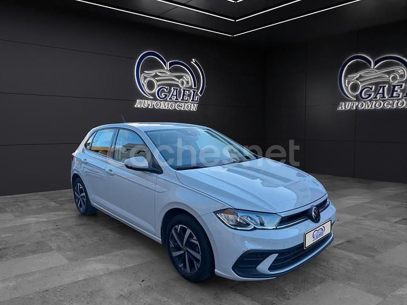 Beige Usado 2023 VW Polo Life Berlina | 16.990 € (Precio justo) - Imagen 1/4