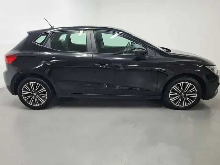 Usado Seat Ibiza Style 110 CV (80 kW) 2023 Negro Utilitario