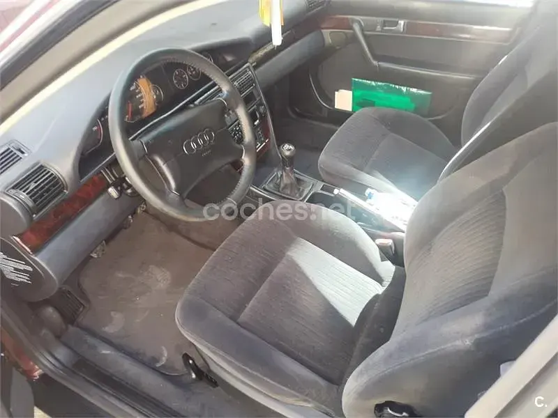 Usado Audi A6 150 CV (110 kW) 1995 Granate Familiar