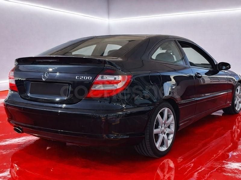 Usado Mercedes C200 163 CV (119 kW) 2005 Azul Berlina