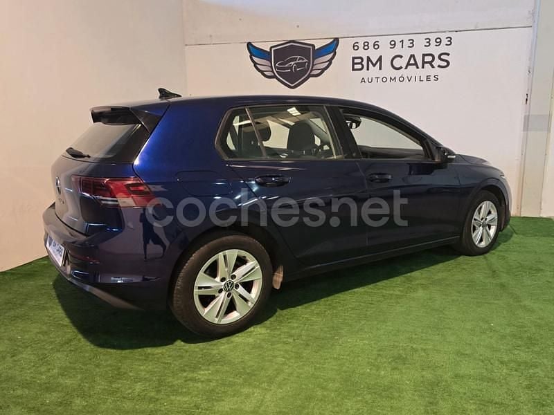 Usado VW Golf VIII 115 HP (84 kW) 2021 Azul Sedan