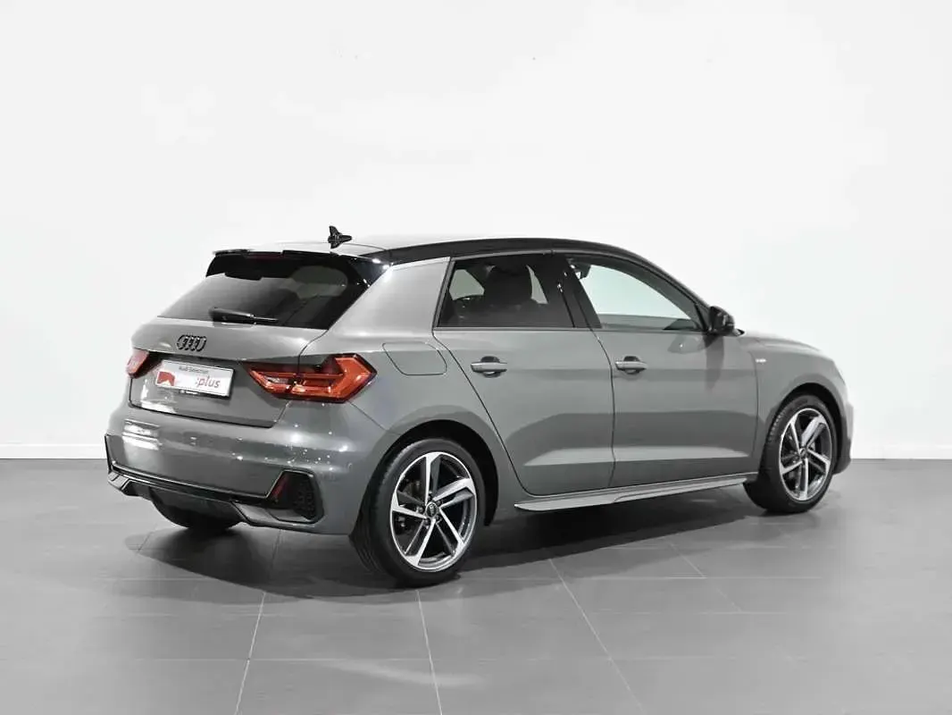 Usado Audi A1 Sportback Black Edition 150 CV (110 kW) 2024 Gris Utilitario