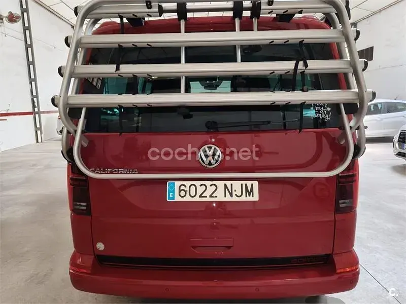 Usado VW California Beach 150 CV (110 kW) 2024 Rojo Van
