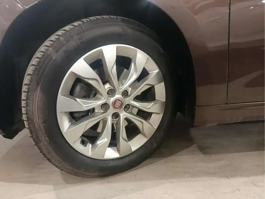 Usado Fiat Tipo Lounge 95 CV (69 kW) 2019 Marrón Utilitario