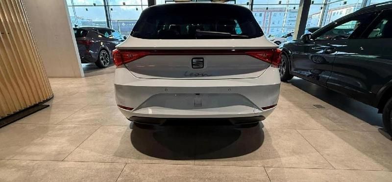 Nuevo Seat Leon Style 116 CV (85 kW) 2026 Blanco nevada Berlina