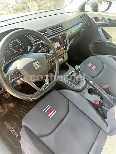 Usado Seat Ibiza FR 150 CV (110 kW) 2018 Rojo Utilitario
