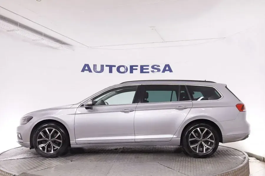 Usado VW Passat Executive 122 CV (89 kW) 2023 Plata Familiar