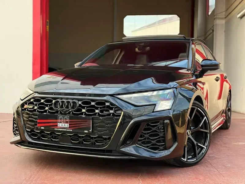 Usado Audi RS3 400 CV (294 kW) 2022 Negro Berlina