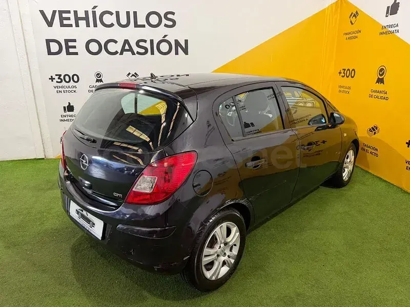 Usado Opel Corsa Cosmo 90 CV (66 kW) 2009 Negro Utilitario